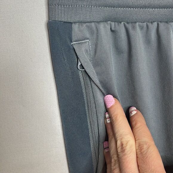 Boy’s Adidas Grey/White Jogger Pants. Size Large. - Picture 7 of 15
